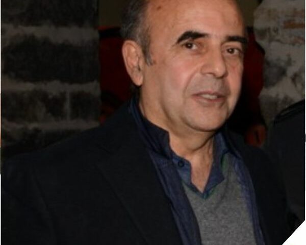 DOTTOR VINCENZO VENUTO Medico chirurgo, specialista in Biorisonanza da oltre 30 anni Con una lunga esperienza clinica, il Dott. Venuto dedica la sua attività allo studio e al trattamento delle malattie degenerative